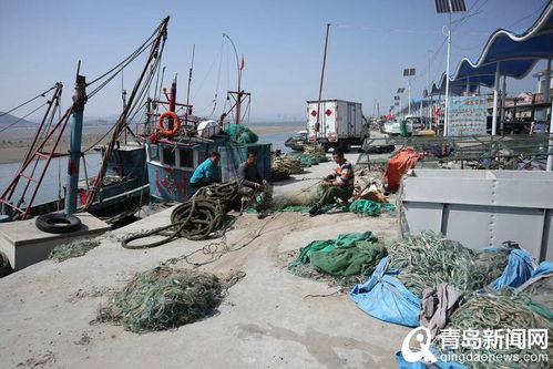 休漁期將到,漁民碼頭忙著整理漁船漁具