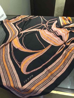 【Gucci清倉(cāng)特價(jià)】Gucci真絲黑果粉 7個(gè) 一年四季都可以戴哦 非常好看哦。數(shù)量不多哦 - 洋碼頭掃貨神器